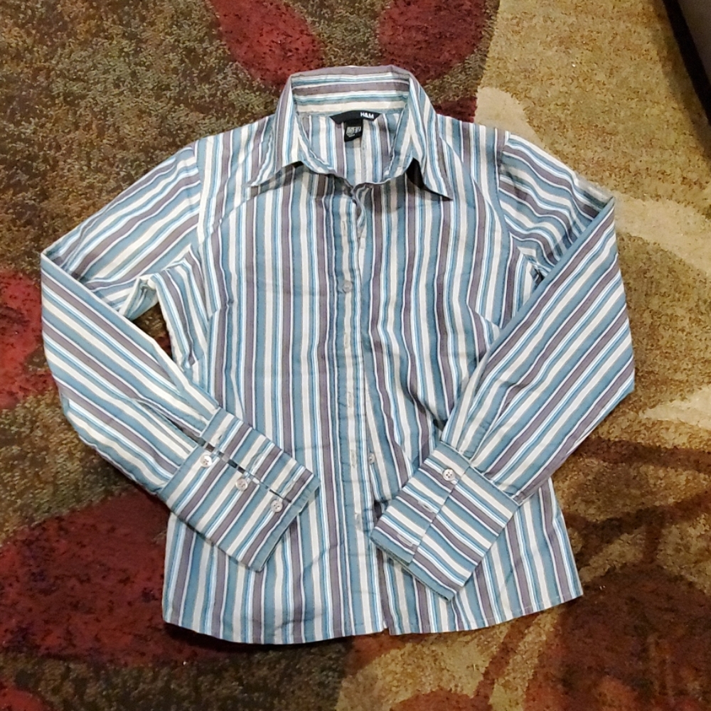 H&M long sleeve button up blouse, size 4